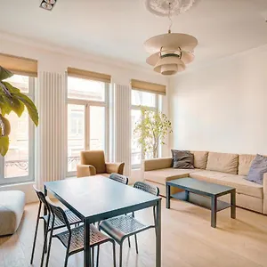 The Greenplace Lodge. In Heart Of Antwerp. Apartment